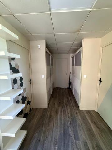 Vente                                                      Maison
                        
                     7 pièces                      252 m2                     à Sorel-Moussel