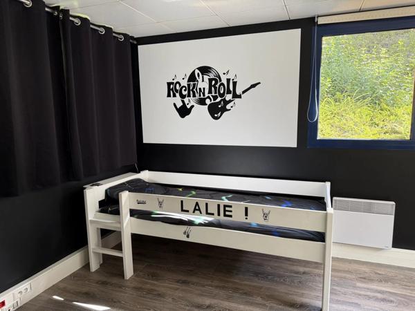 Vente                                                      Maison
                        
                     7 pièces                      252 m2                     à Sorel-Moussel