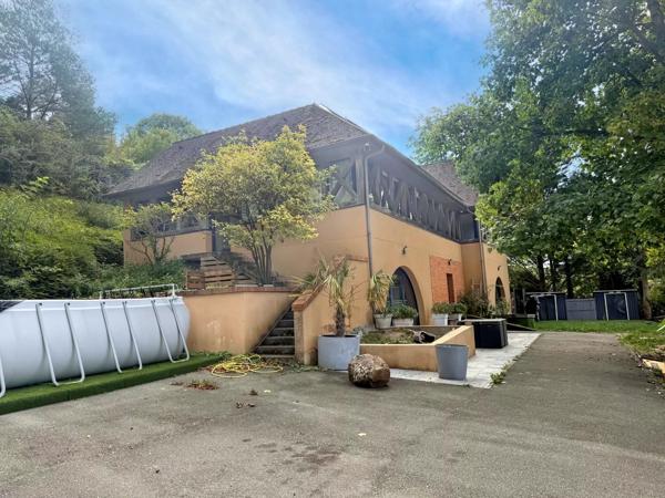 Vente                                                      Maison
                        
                     7 pièces                      252 m2                     à Sorel-Moussel