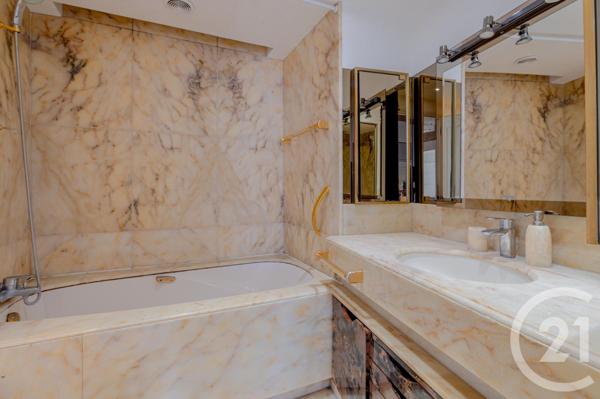 Appartement F3 à vendre  3 pièces - 94,38 m2 PARIS - 75015