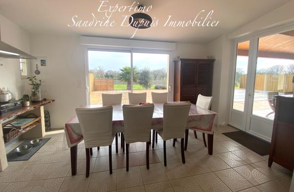 Chermignac (17460) CHERMIGNAC : Magnifique propriété rénovée 6 chambres. Idéale pour activité de chambres d'hôte, grande f