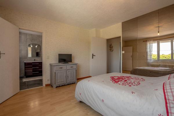 LIEUX UNIQUES ® x PROPRIÉTÉS PRIVÉES PROPOSE MAISON DE  187 M² SUR UN TERRAIN DE 1295 M² À CELLETTES (41)
