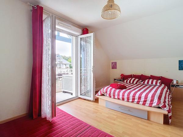 A vendre LONS- résidence de standing-Appartement de 95 m² - 3 chambres - terrasse- balcon - 2 SDB - 2 parkings