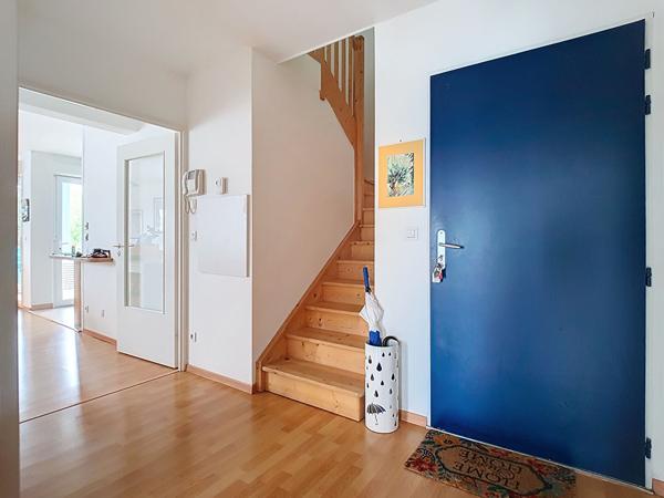 A vendre LONS- résidence de standing-Appartement de 95 m² - 3 chambres - terrasse- balcon - 2 SDB - 2 parkings