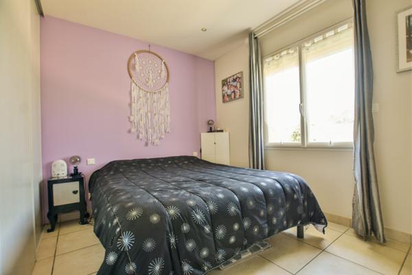 Plain-pied avec 3 chambres et piscine