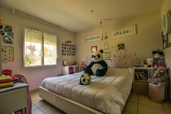 Plain-pied avec 3 chambres et piscine