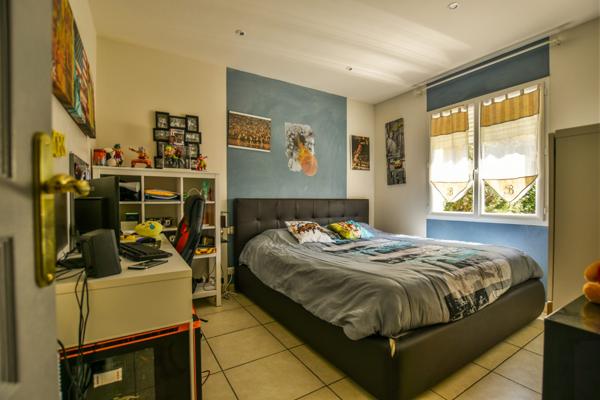 Plain-pied avec 3 chambres et piscine