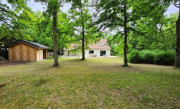 MAISON DANS LE DOMAINE DU LYS