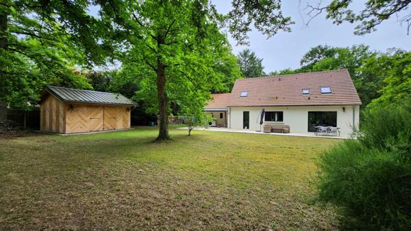 MAISON DANS LE DOMAINE DU LYS