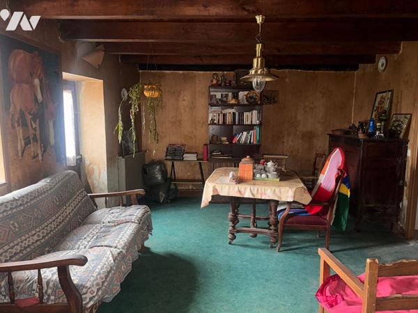 Maison + Grange en pierres dans petit hameau