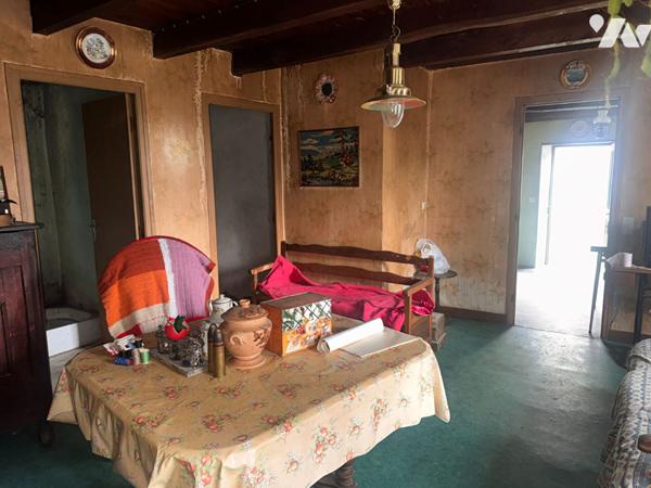 Maison + Grange en pierres dans petit hameau