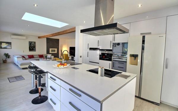 Maison à vendre    4 pièces •  Marseille 11