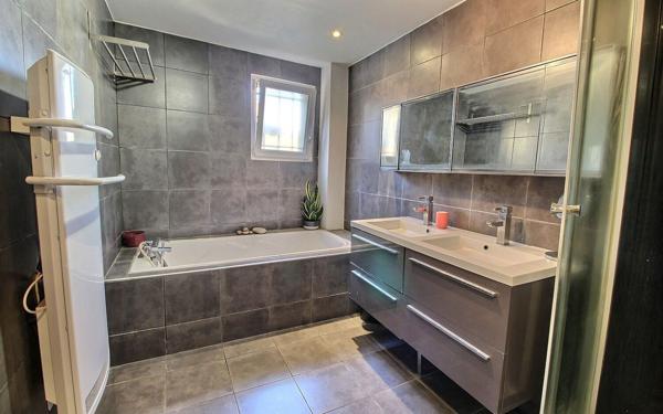 Maison à vendre    4 pièces •  Marseille 11