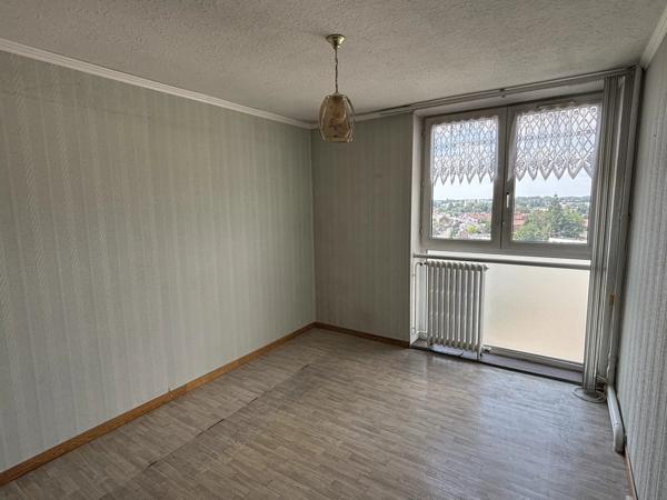 Vente                                                      Appartement
                        
                     5 pièces                      70 m2                     à Maubeuge