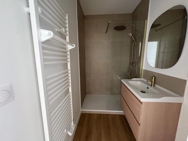 Vente                                                      Appartement
                        
                     3 pièces                      59 m2                     à Nantes