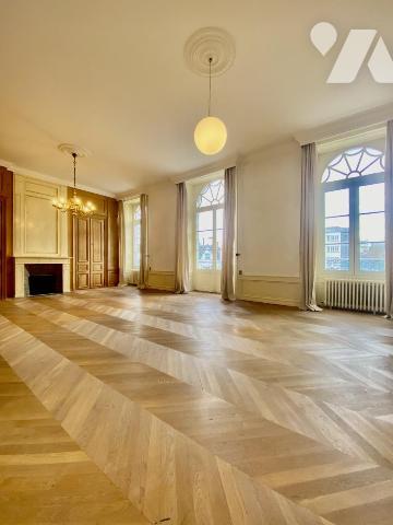 Grand appartement bourgeois centre-ville