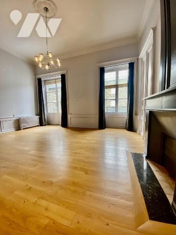 Grand appartement bourgeois centre-ville