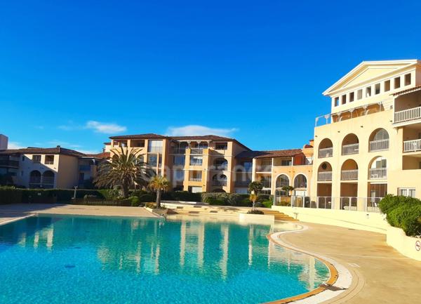 APPARTEMENT T2 TERRASSE + PARKING + PISCINE à vendre SIX-FOURS-LES-PLAGES (83)