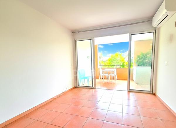 APPARTEMENT T2 TERRASSE + PARKING + PISCINE à vendre SIX-FOURS-LES-PLAGES (83)