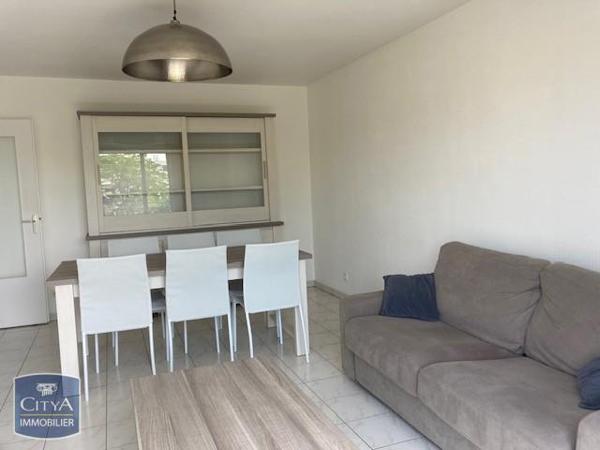 Appartement à louer 3 pièces 63.9m²