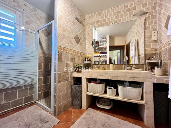 Salon-de-Provence (13300) Villa 138m² - 4 chambres - Piscine - Garage - Studio indépendant