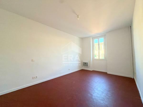 A LOUER 13610 LE PUY STE REPARADE MAISON DE VILLAGE TYPE 3 PIECES D'ENVIRON 83M²