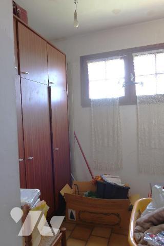 PROXIMITE LAC/FORET - Dans Résidence, PAVILLON construit en 1981, à rafraîchir, comprenant :
....