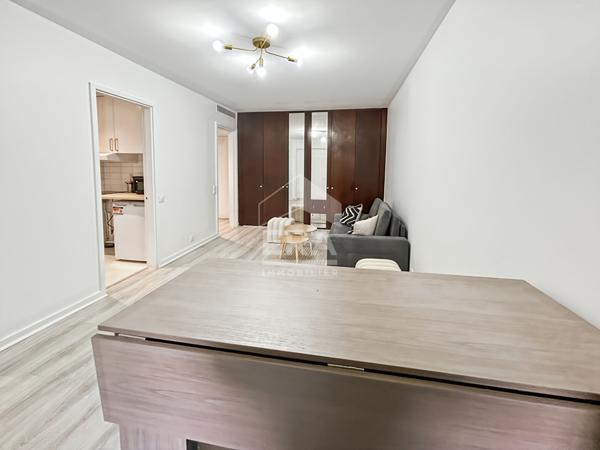 Studio rénové meublé avec balcon , Avenue Foch, Paris 16e