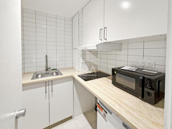 Studio rénové meublé avec balcon , Avenue Foch, Paris 16e