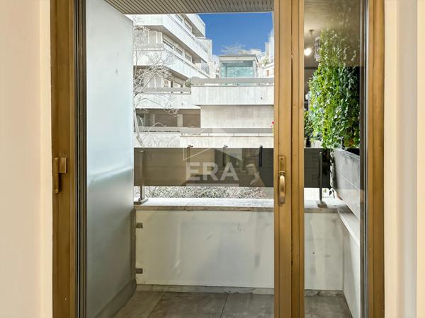 Studio rénové meublé avec balcon , Avenue Foch, Paris 16e
