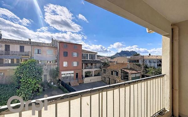 Appartement à vendre    3 pièces • 72,70 m2 Roquebrune-sur-Argens