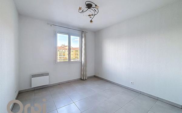 Appartement à vendre    3 pièces • 72,70 m2 Roquebrune-sur-Argens