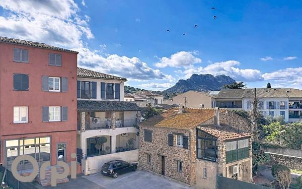 Appartement à vendre    3 pièces • 72,70 m2 Roquebrune-sur-Argens