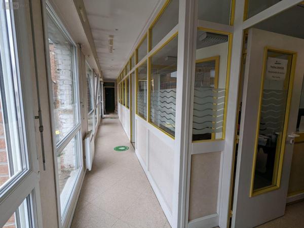 Bureaux à vendre à Saint-Pol-sur-Ternoise dans le Pas-de-Calais (62130), ref : 2260