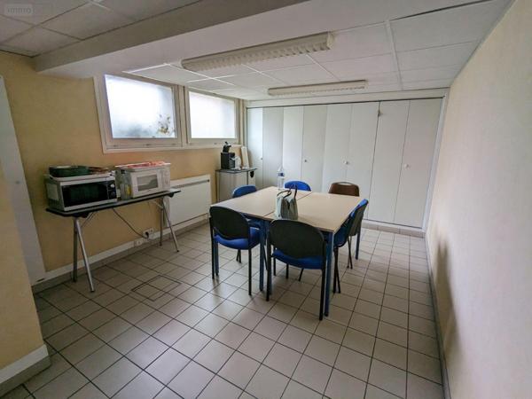 Bureaux à vendre à Saint-Pol-sur-Ternoise dans le Pas-de-Calais (62130), ref : 2260