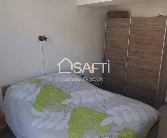 Idéale en 1ère acquisition ou en locatif, Maison en plein cœur de Sainte Maure de Touraine, trois chambres.