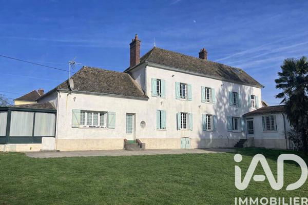 Maison à vendre 10 pièces 244 m² Bézu-Saint-Éloi