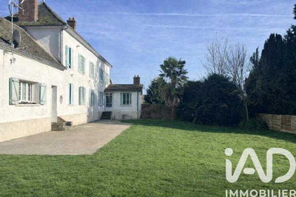 Maison à vendre 10 pièces 244 m² Bézu-Saint-Éloi