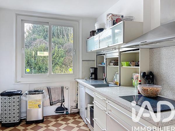 Maison à vendre 10 pièces 244 m² Bézu-Saint-Éloi
