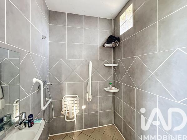 Maison à vendre 10 pièces 244 m² Bézu-Saint-Éloi