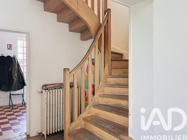 Maison à vendre 10 pièces 244 m² Bézu-Saint-Éloi