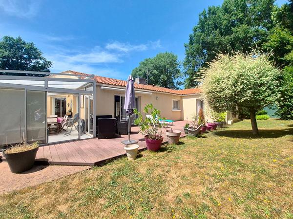 Vente maison La Roche Sur Yon : 285 000 € - AJP Immobilier La Roche-sur-Yon