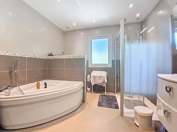 Vente maison La Roche Sur Yon : 285 000 € - AJP Immobilier La Roche-sur-Yon