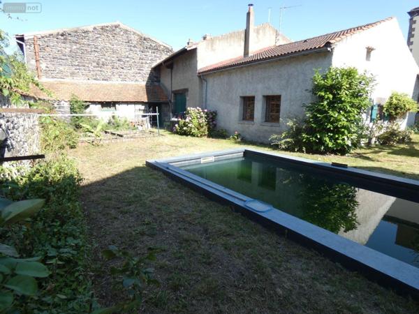 Maison de maître à vendre à Aulnat dans le Puy-de-Dôme (63510), ref : 13352/295