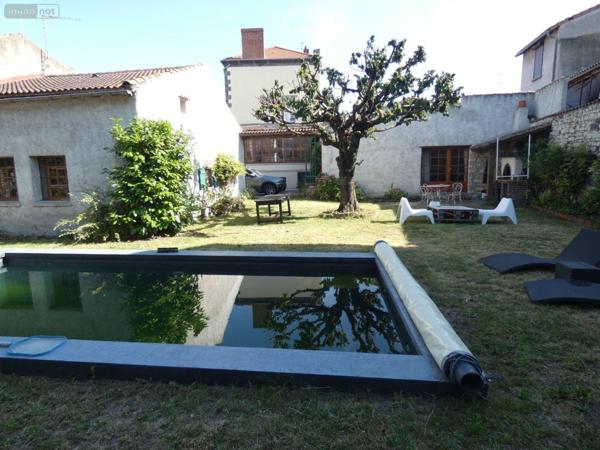 Maison de maître à vendre à Aulnat dans le Puy-de-Dôme (63510), ref : 13352/295