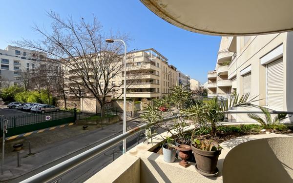 Appartement à vendre    4 pièces • 88,50 m2 Lyon 3