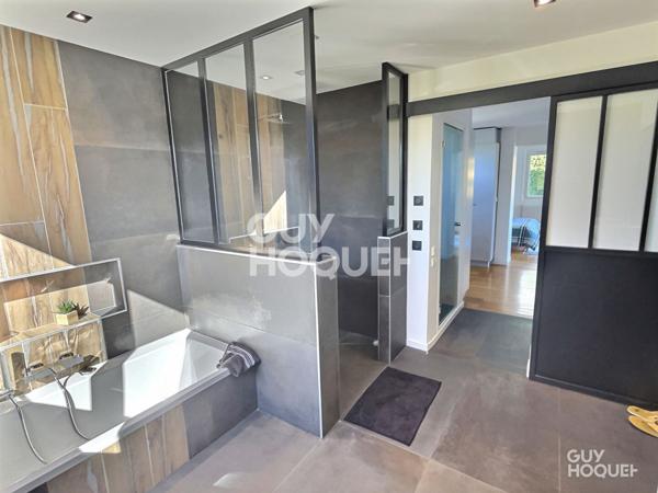 Maison d'exception à vendre à Chamagnieu - 8 pièces, piscine, grand terrain