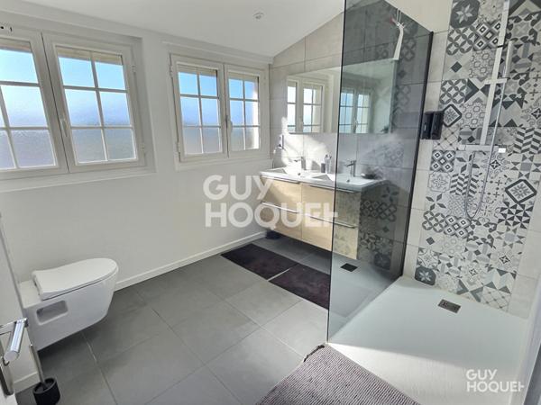 Maison d'exception à vendre à Chamagnieu - 8 pièces, piscine, grand terrain