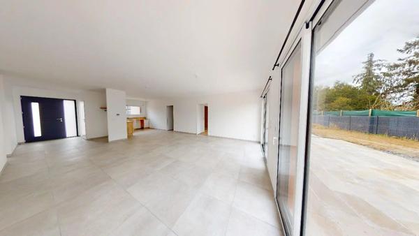 Location                                                      Maison
                        
                     5 pièces                      108 m2                     à Champhol