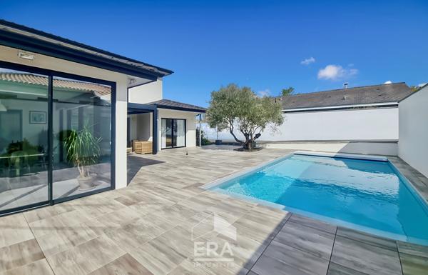 SAINT MEDARD EN JALLES 33160 - GAJAC - Maison récente 205 m²  4 chambres - garage , piscine - cave - 800m² de parcelle - 2e ligne